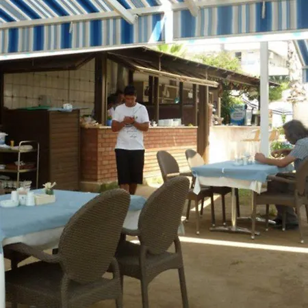 爱丽舍海滩酒店 度假村 3*