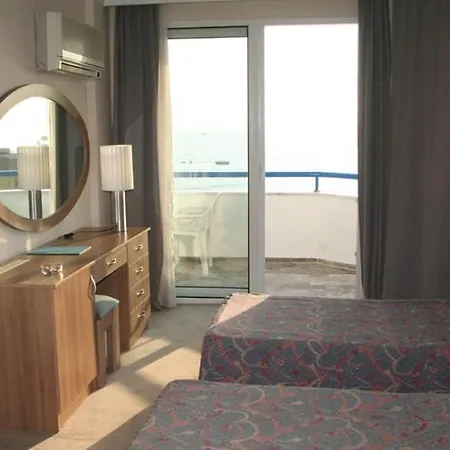 إليسي بيتش منتجع ألانيا